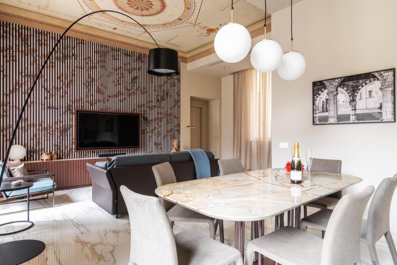 Palazzo Visconti - by MyHomeInCôme Esterno foto